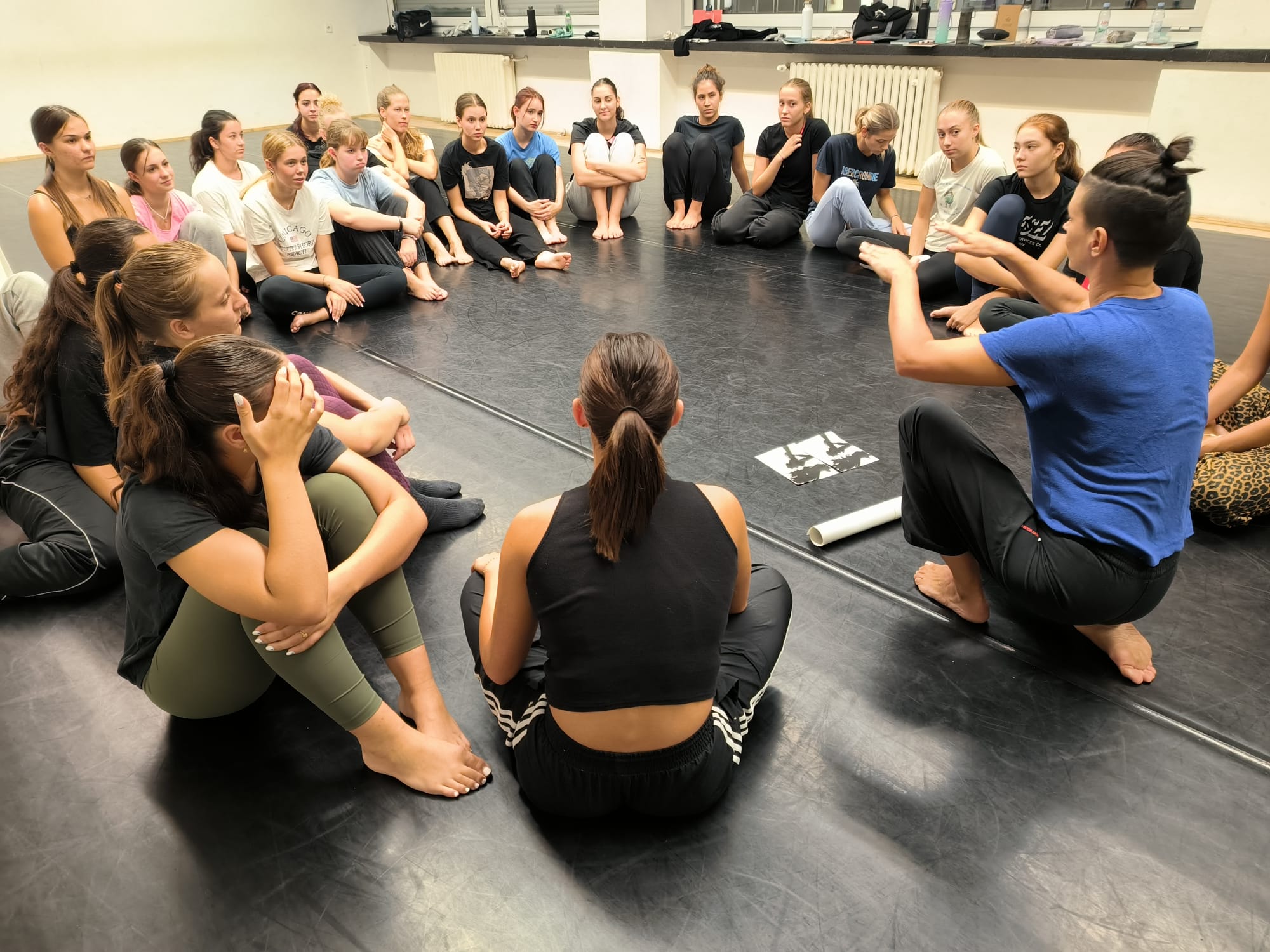 Javni ispit iz predmeta scenska praksa/ plesna izvedba SKUPA