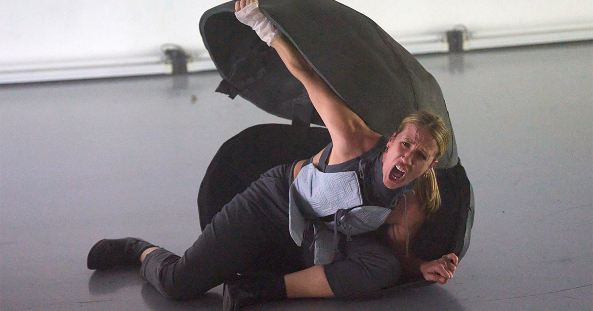 “Don’t carry the world upon your shoulders” Martine Tomić